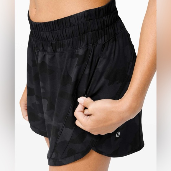 Lululemon Track That Short 5" Heritage 365 Camo Deep Coal Multi, Size 4 - Picture 6 of 8